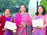 प्रिंसिपल प्रो. डॉ. अतीमा शर्मा द्विवेदी ने केएमवी की डॉ. संगीता प्रशर और डॉ. टैंक सिंदरपाल को डीएसटी प्रायोजित ‘लीडरशिप डेवलपमेंट वर्कशॉप फॉर वीमेन इन स्पेस एंड अलाइड साइंसेज’ में भाग लेने के लिए सम्मानित किया