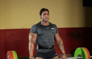 जालंधर: नहीं रहे बॉडी बिल्डर व बॉलीवुड अभिनेता वरिंदर घुम्मन, अचानक हॉस्पिटल में इलाज दौरान आया हार्ट अटैक, पढ़ें व देखें