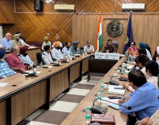 डीसी ने सुरजीत हॉकी टूर्नामेंट की तैयारियों का जायजा लिया