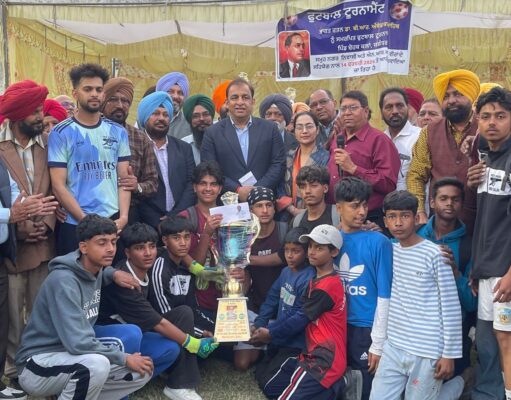 जालंधर : नितिन कोहली चहका कलां फुटबॉल टूर्नामेंट में मुख्य अतिथि के रूप में शामिल, विजेता टीम को बांटे पुरस्कार