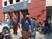 जालंधर: लाखों की लूट! मर्डर के बाद अब पॉश इलाके में दमपत्ति से लूटेरे करीब 19 लाख लेकर हुए फरार, पुलिस हाई अलर्ट पर और DGP पहुंच रहे शहर लेकिन फिर भी.., पढ़ें व देखें