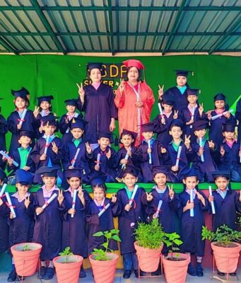 सेंट सोल्जर डिवाइन पब्लिक स्कूल, सिल्वर कुंज ने भव्य किंडरगार्टन ग्रेजुएशन समारोह का आयोजन किया