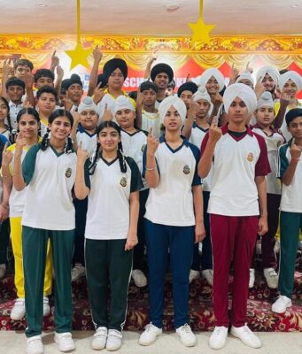 डिप्स के विद्यार्थियों ने जाने नागरिक अधिकार, वोटिंग के ज़रिए समझी ज़िम्मेदारी