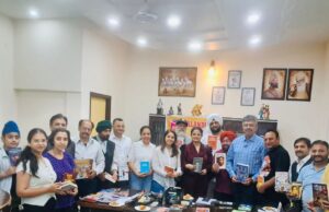 जालंधर लिटरेरी फोरम ने इंटरनेट के युग में पुस्तकों को पढ़ने के महत्व पर एक टॉक का आयोजन करके विश्व पुस्तक दिवस मनाया