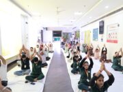 एन.एच.एस अस्पताल द्वारा अंतरराष्ट्रीय योग दिवस उत्साहपूर्वक मनाया गया