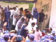 बड़ी खबर : जंतर मंतर पर भूख हड़ताल कर रहे सोनम वांगचुक को दिल्ली पुलिस ने जबरन उठा हॉस्पिटल में करवाया दाखिल, पढ़ें व देखें