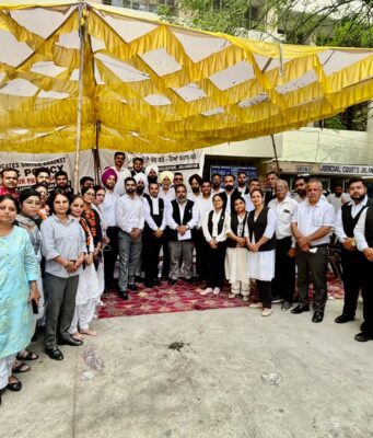जालंधर: LADC नीति के विरोध में DBA द्वारा चौथे दिन भी भूख हड़ताल जारी, लगातार 18वें दिन ‘नो वर्क’ आंदोलन से न्यायिक कार्य प्रभावित, पढ़ें व देखें
