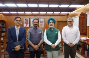 एलपीयू के फाउंडर और चांसलर डॉ. अशोक कुमार मित्तल ने शिक्षा और हेल्थकेयर पर चर्चा के लिए दिल्ली के एलजी तरनजीत सिंह संधू से मुलाकात की