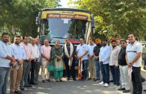 नितिन कोहली ने वार्ड नंबर 70 से मुख्यमंत्री तीर्थ यात्रा के तहत दो ए.सी. बसों को किया रवाना