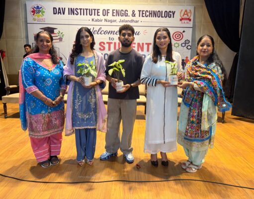 ‘यार जिगरी कसूती डिग्री’ की स्टार कास्ट का DAVIET में जोशीला स्वागत