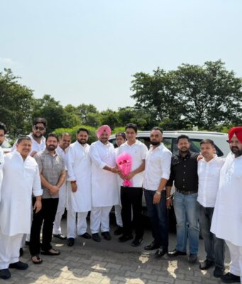 पंजाब पहुंचे IYC प्रधान उदय भानु चिब का वरिष्ठ युवा कांग्रेसी नेता अश्वन भल्ला ने पंजाब प्रधान शुवम शुभी सहित किया स्वागत, पढ़ें व देखें