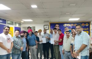 जालंधर: न्यू जवाहर नगर (बैंक कॉलोनी) वेलफेयर सोसाइटी ने हलका इंचार्ज नितिन कोहली को दिया ज्ञापन, पढ़ें व देखें