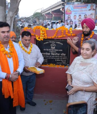 जालंधर नार्थ: अब भारी बारिश में भी नहीं डूबेगा लम्मा पिंड, नॉर्थ हलका इंचार्ज वनीत धीर ने शुरू कराया स्ट्रॉम सीवरेज प्रोजेक्ट