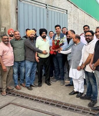 जालंधर: गदईपुर की सीवरेज, सड़क और स्ट्रीट लाइट की समस्याओं का प्राथमिकता के आधार पर होगा समाधान: मेयर वनीत धीर